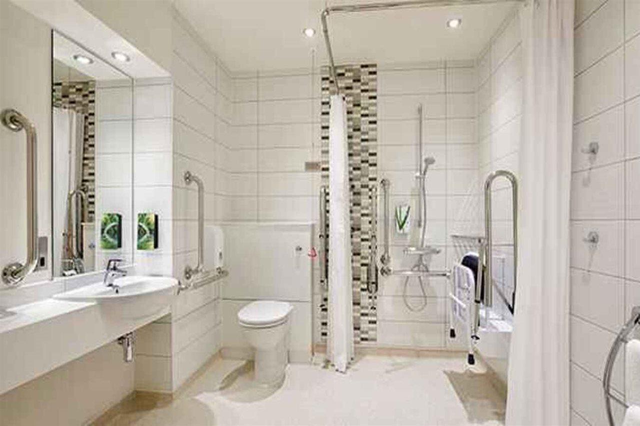 Premier Inn Milton Keynes Central Ngoại thất bức ảnh